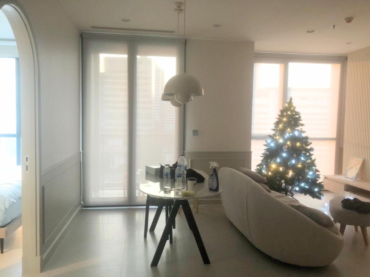 For SaleCondoSukhumvit, Asoke, Thonglor : 🔥Urgent Sale+🔥 Oka Haus, near BTS Thonglor Station, fully furnished, ready to move in.