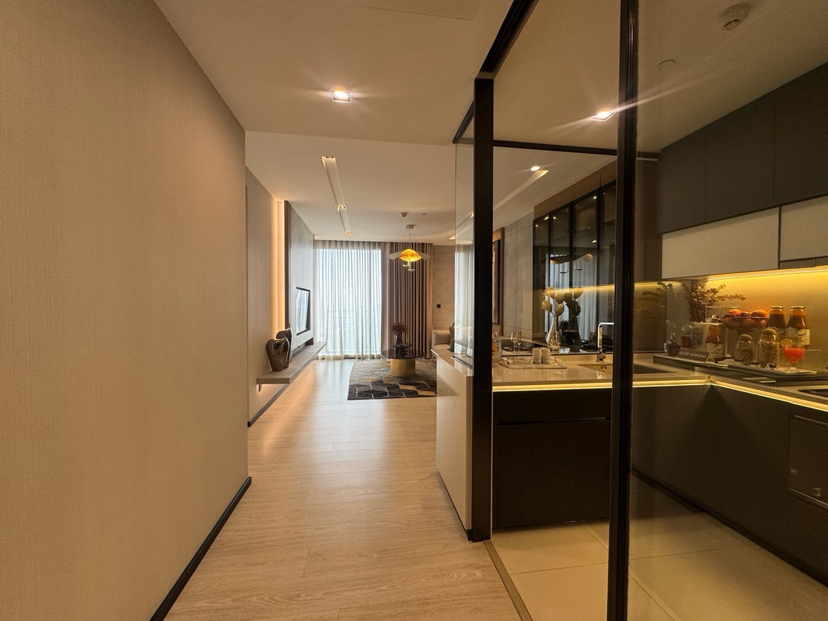 ขายคอนโดสุขุมวิท อโศก ทองหล่อ : The Room Sukhumvit 38 🌃
2 Bed 2Bath 79.12 sq.m. Price13.99MB.
🚝Only 700 m. to BTS Thonglor
📞Phat 064-642-8664
📞Nui 094-624-2014