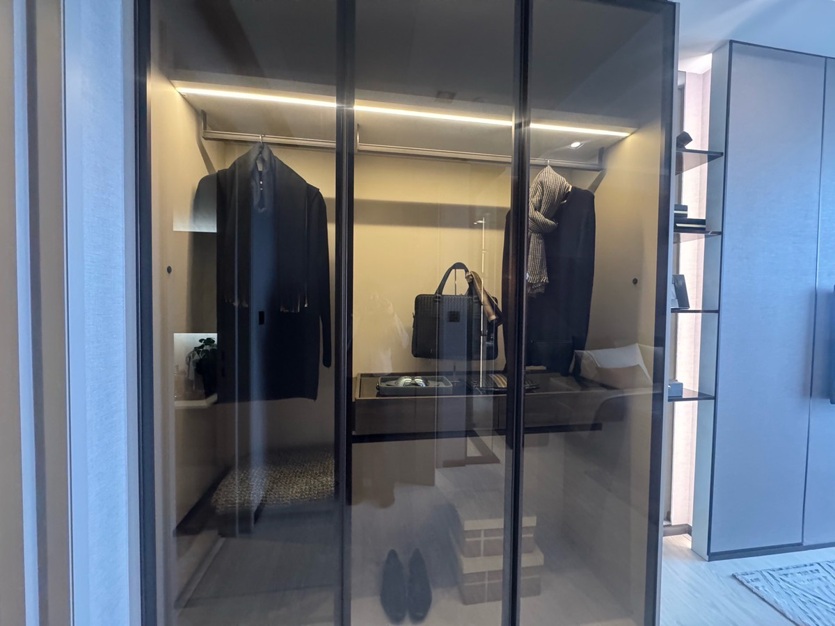 ขายคอนโดสุขุมวิท อโศก ทองหล่อ : ✨ Super Luxury Condo for Sale 
The Room Sukhumvit 38 📌
☁️1 Bed 44.76 sq.m.💰Price: 7.79 MB
📞Phat 064-642-8664
📞Nui 094-624-2014