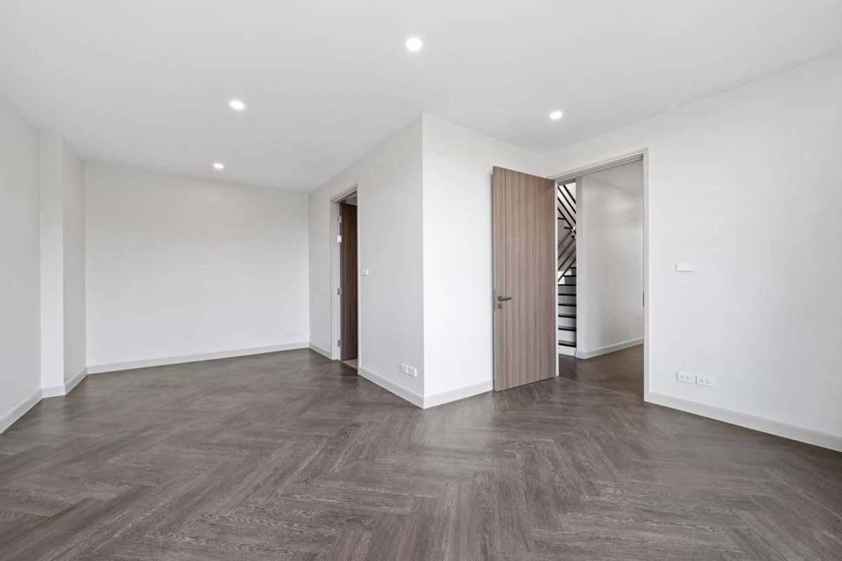 ขายบ้านรัชดา ห้วยขวาง :  ขายบ้านหมู่บ้าน The Zenith  49.1ตร.วา ในซอยโรงเรียน SISB (โรงเรียนนานาชาติสิงคโปร์)New renovated