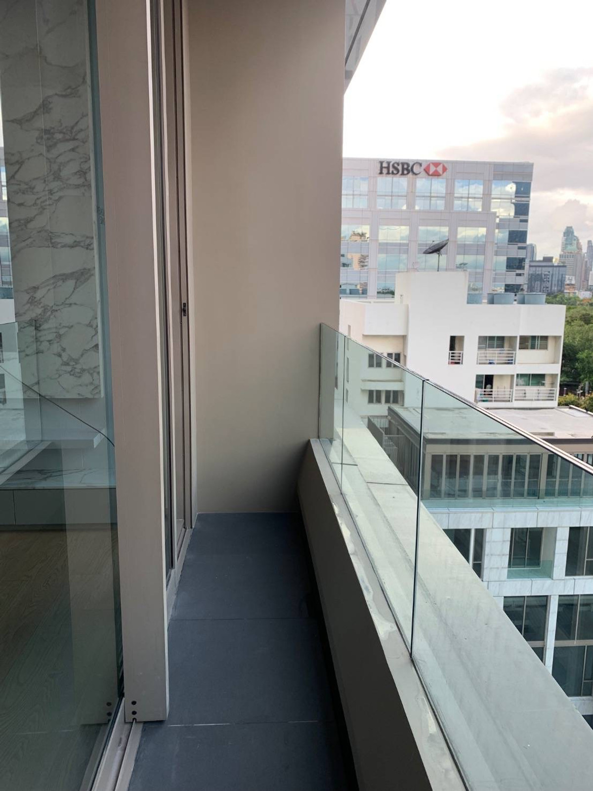 ขายคอนโดสีลม ศาลาแดง บางรัก : 🏙 ขายคอนโด Saladaeng One วิวสวนลุม ห้องหัวมุม 59 ตร.ม. เฟอร์ครบ ห้องสวยวิวดี