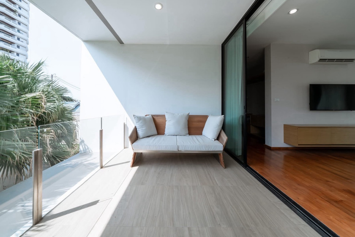 ขายบ้านพัทยา บางแสน ชลบุรี สัตหีบ : ขายพูลวิลล่าใกล้ชายหาด นาจอมเทียน พัทยา โครงการ Nirvana Beyond @ Beach Pattaya บ้าน 3 ชั้น พื้นที่ใหญ่ เดินเพียง 45 เมตรถึงทะเล