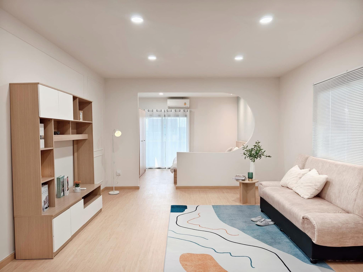 CondoBang kae, Phetkasem : Urgent rent/sale🔥 Large suite 43.56 sq m. ✨Newly renovated, ready to move in. Rent only: 4,300 baht/month, or buy for 799,000 (suitable for those with an income of 15,000 or more). Room on the 4th floor is very private.