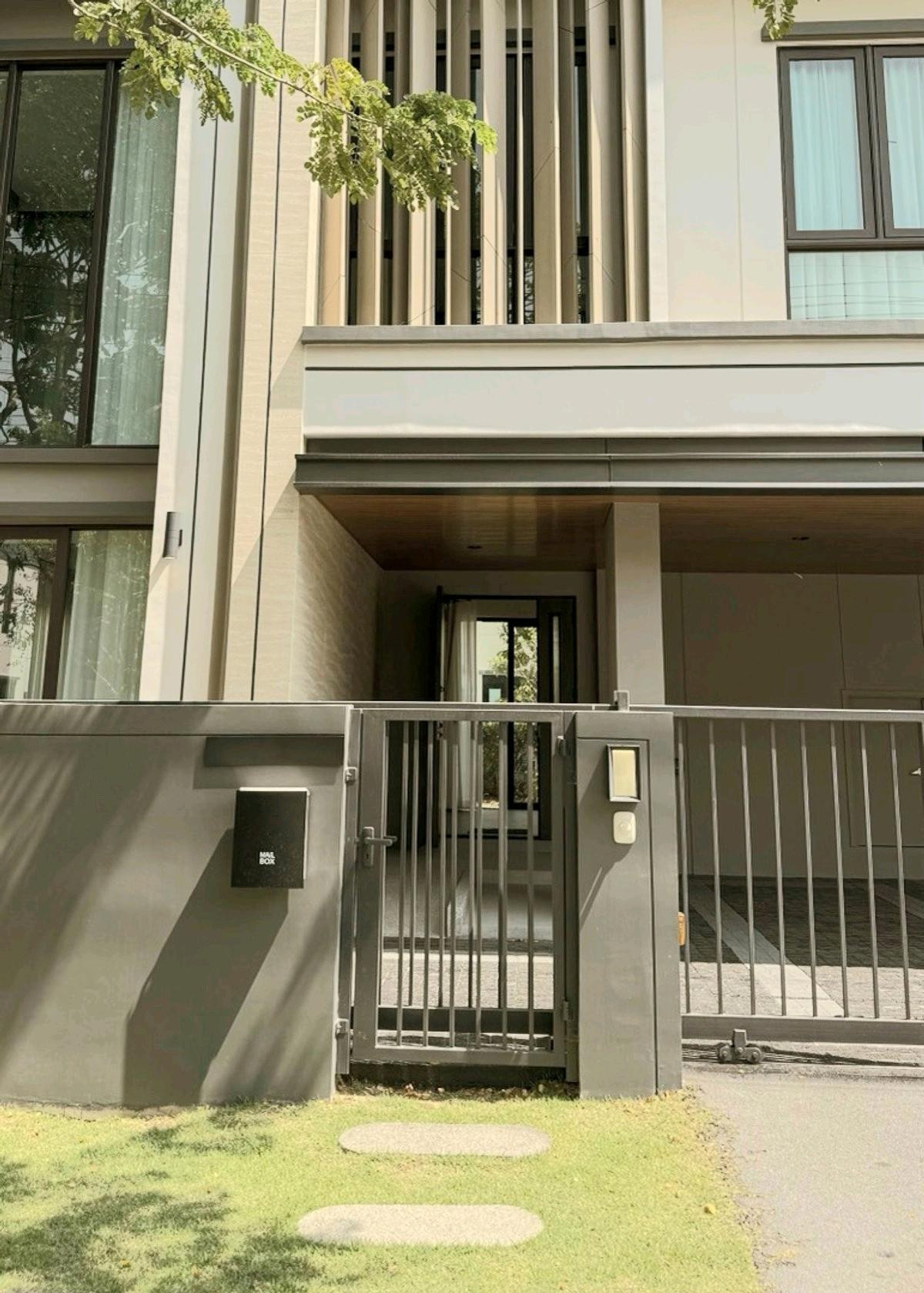 ให้เช่าบ้านบางนา แบริ่ง ลาซาล : Vivaldi Bangna Km.5 For Rent 