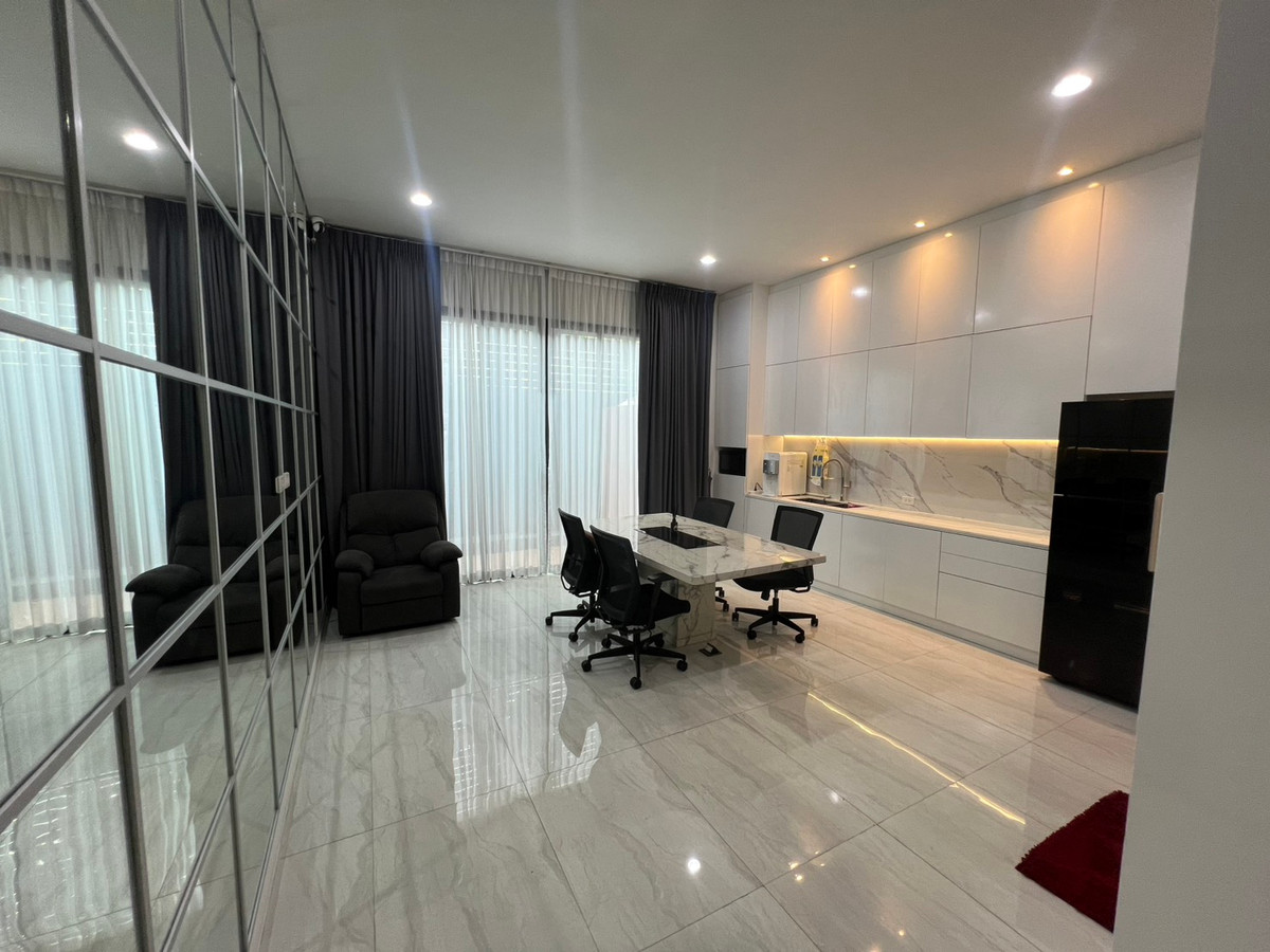 อาคารพาณิชย์โชคชัย4 ลาดพร้าว71 : ขาย/เช่า ทาวน์โฮม The Author รัชดา 32 ทำเลกลาง ลาดพร้าว ใกล้ MRT ลาดพร้าว และ ภาวนา โทร.098-905-2645