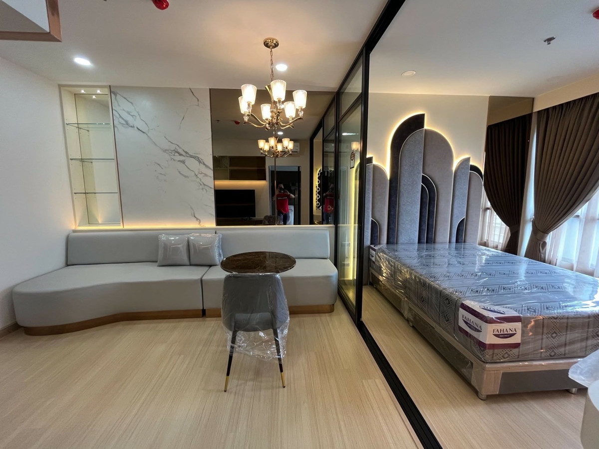 For RentCondoWongwianyai, Charoennakor : ⭐️Supalai Loft Prajadhipok-Wongwian Yai⭐️The room is very beautifully decorated‼️Already available, hurry and reserve first, move in first.