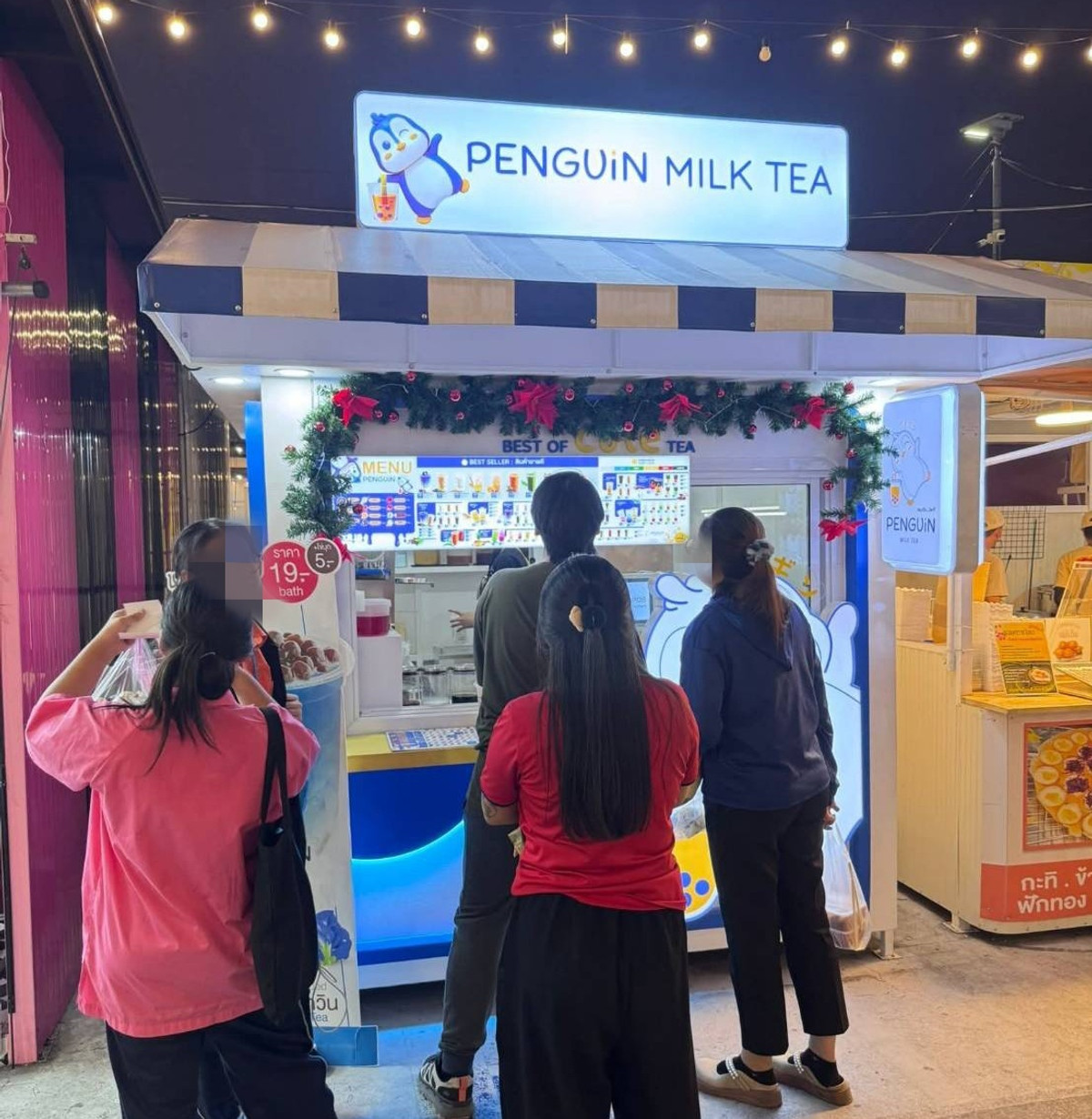 For LeaseholdRetail SpaceSamut Prakan,Samrong : Urgent sale, milk tea shop, prime location, in front of Robinson, worth almost 200,000 baht, lease only 99,000 baht.