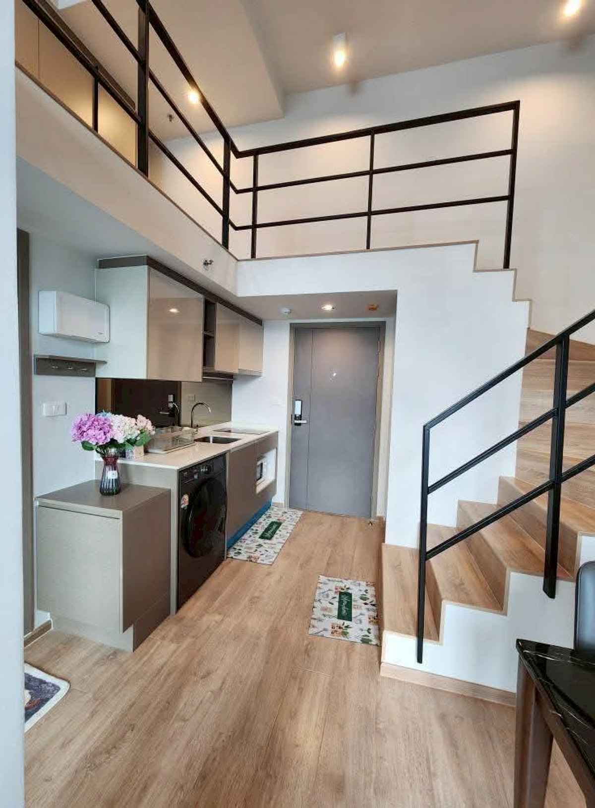 ให้เช่าคอนโดพระราม 9 เพชรบุรีตัดใหม่ RCA : LTH14682 – Condo for Rent | Ideo Rama 9 – Asoke Duplex | 52 sqm | 2 Bedrooms 1 Bathroom | Luxury High Floor Duplex City View Best Value | Near BTS Asoke | 42,000 THB/Month | คอนโดให้เช่า Ideo Rama 9 – Asoke แบบดูเพล็กซ์ ขนาด 52 ตร.ม. 2 ห้องนอน 1 ห้องน้ำ ห