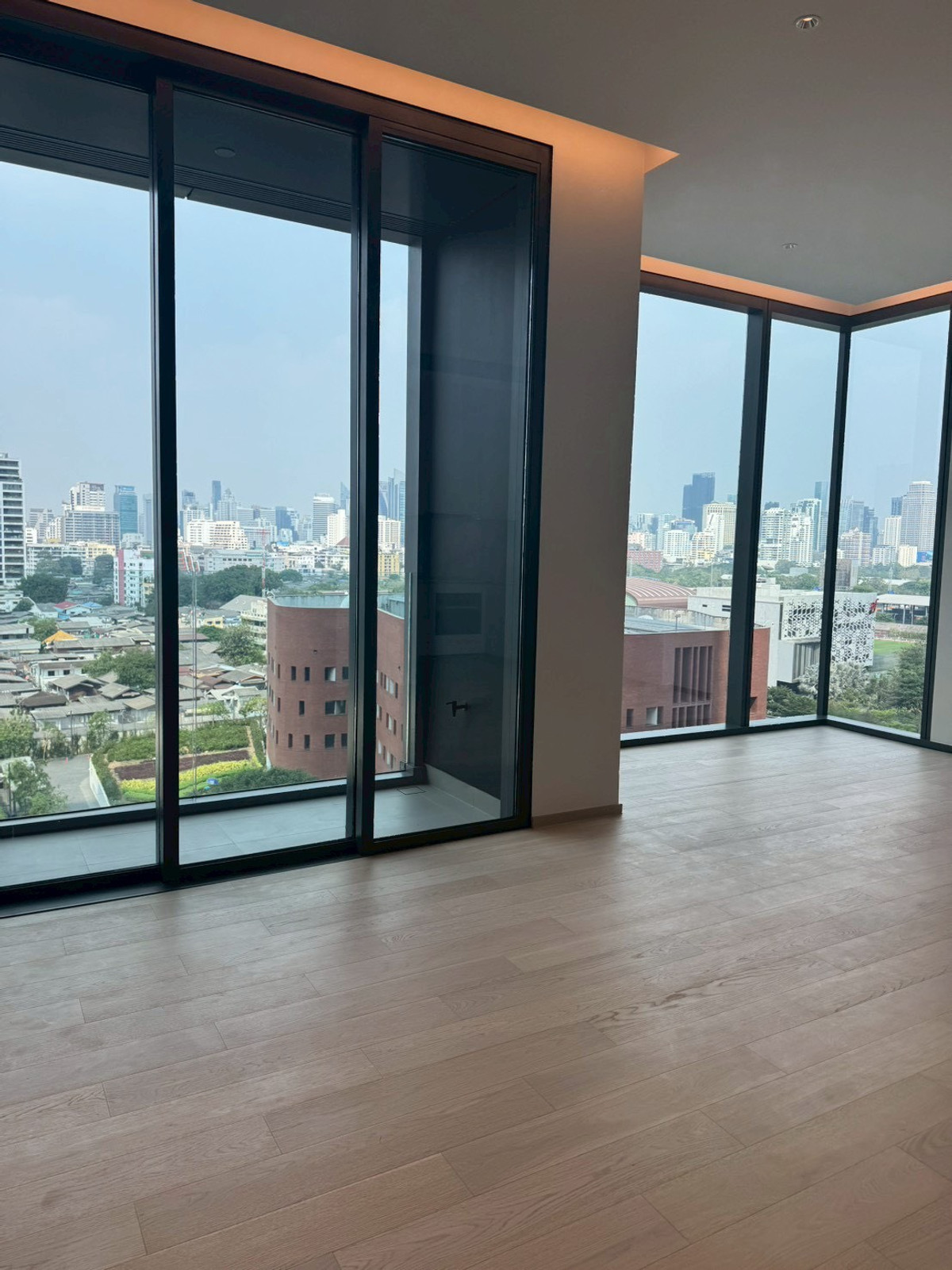 For SaleCondoWitthayu, Chidlom, Langsuan, Ploenchit : EI8TEEN SEVEN One Bangkok: 1bed 1bath 63.45sqm. 20,900,000 Am: 0656199198