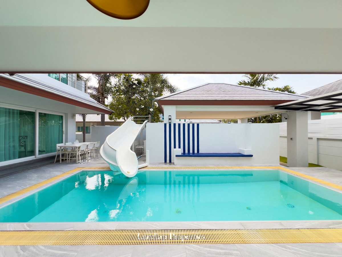 ขายพัทยา บางแสน ชลบุรี สัตหีบ : ขายบ้านพูลวิลล่าพัทยา สามารถทำธุรกิจได้  โครงการติดทะเล ลงหาดได้เลย