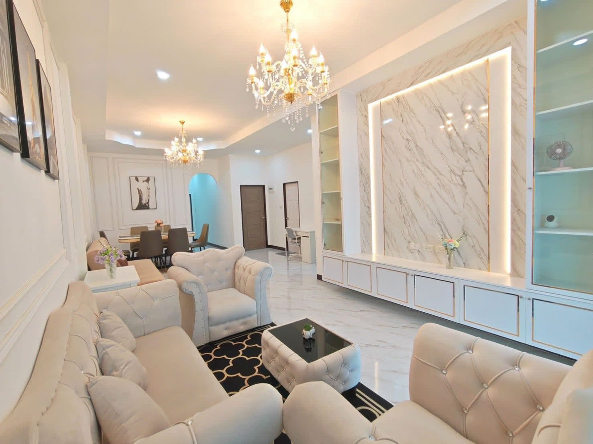 For SalePattaya, Bangsaen, Chonburi : The hottest cornerback! Good location, easy to rent, good income 🔥 Chokchai Garden Home 2 / 4 bedrooms (for sale), Chockchai Garden Home 2 / 4 Bedrooms (FOR SALE) BEWN110