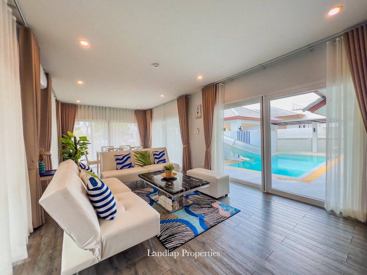 For SalePattaya, Bangsaen, Chonburi : Pool Villa House for Sale Pattaya able to do business  Beachfront project, direct access to the beach.