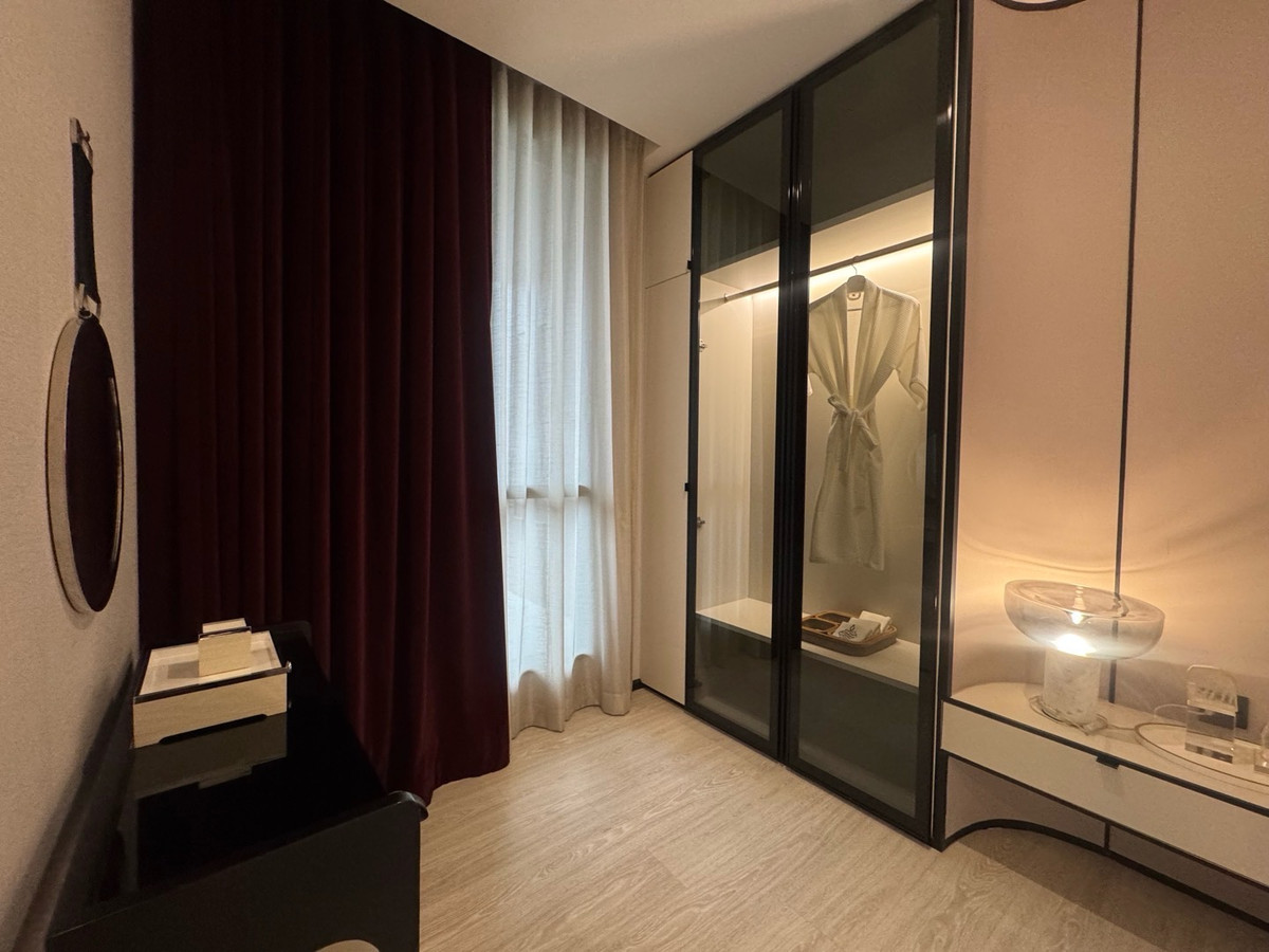 ขายคอนโดสุขุมวิท อโศก ทองหล่อ : คอนโด Super Luxury ใจกลางทองหล่อ
☁️The Room Sukhumvit 38 
2 Bed 2 Bath 90.99 sq.m.💰20.9 MB.
☎️Phat 064-642-8664
☎️Nui 094-624-2014