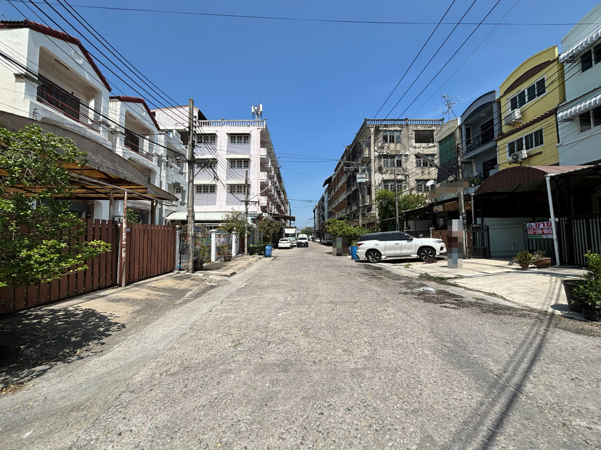 For SaleTownhomePhutthamonthon, Salaya : 3-story townhome, completely renovated, Boromarajonani 119 | 4 bedrooms, 3 bathrooms, high ceilings, not hot house, strong structure, ready to move in, near Mahidol, good location, nice to live in!