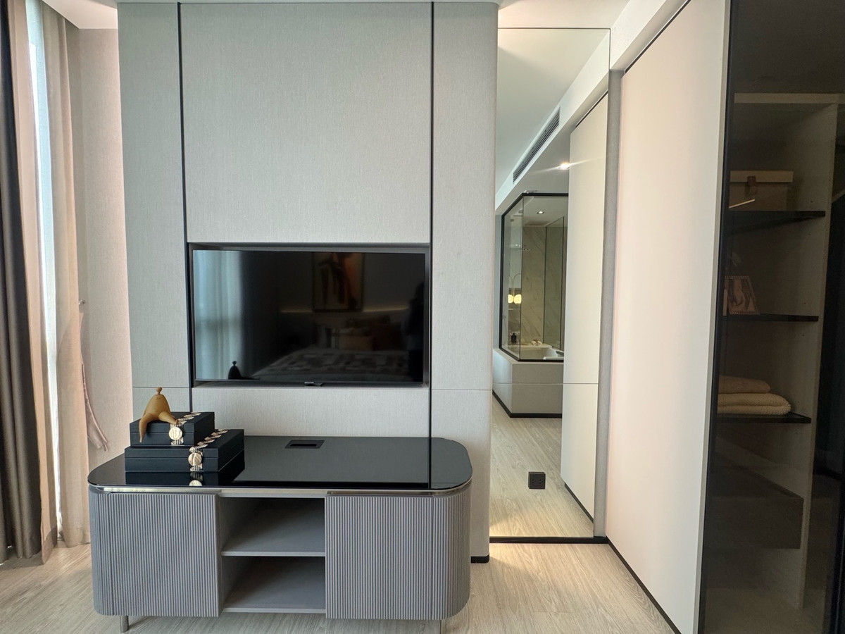 ขายคอนโดสุขุมวิท อโศก ทองหล่อ : The Room Sukhumvit 38 🌃
2 Bed 2Bath 79.12 sq.m. Price13.99MB.
🚝Only 700 m. to BTS Thonglor
📞Phat 064-642-8664
📞Nui 094-624-2014