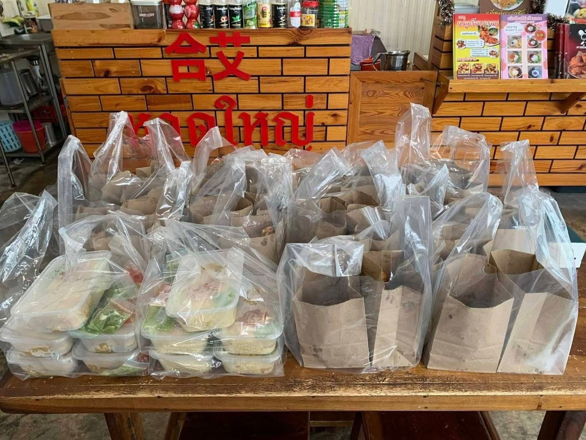 For LeaseholdRetail SpaceKasetsart, Ratchayothin : Urgent sale, Southern-Isaan restaurant, Theparak Road, Watcharaphon, Saphan Mai, full of customers every day, average sales 300,000 baht.