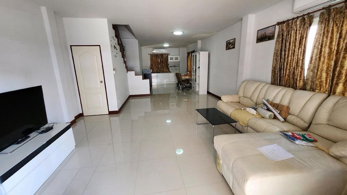 ขายทาวน์โฮมบางนา แบริ่ง ลาซาล : 🏡 ขายทาวน์โฮม “สุริยาเพลส บางนา กม.5” บ้านหลังมุม