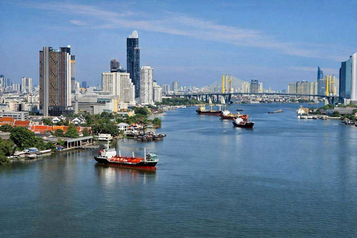 For SaleCondoRathburana, Suksawat : Urgent sale, waterfront condo, Ivy River, Rat Burana, 113 sq m, panoramic view, high floor, Building A, best price in the project. Right to park 1 regular car, 1 rotating car.