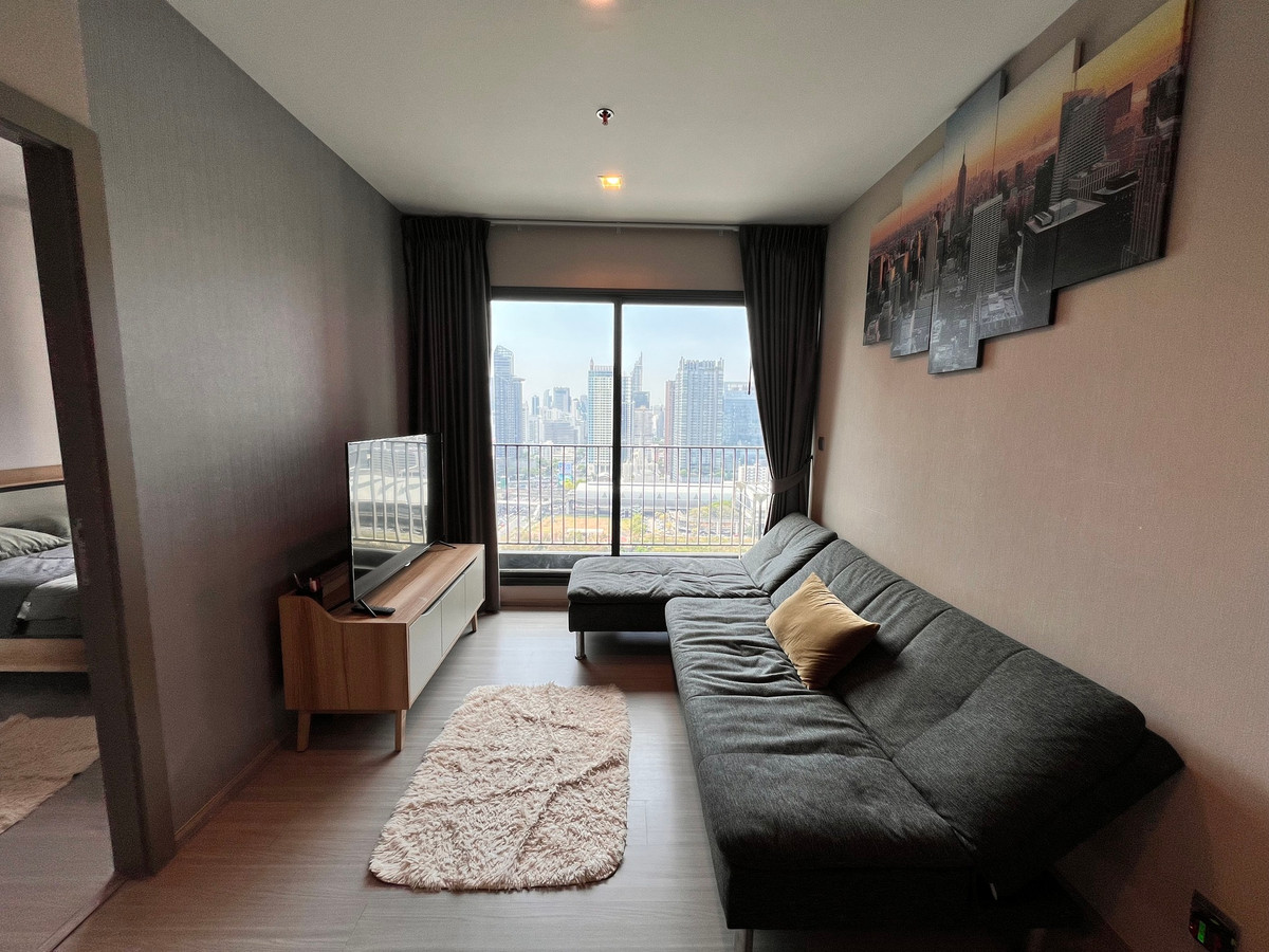 For RentCondoRama9, Petchburi, RCA : Condo for rent Life Asoke Rama 9 🌆 (N1-933) Condo, good location in the heart of New CBD Rama 9, near MRT, very convenient to travel.