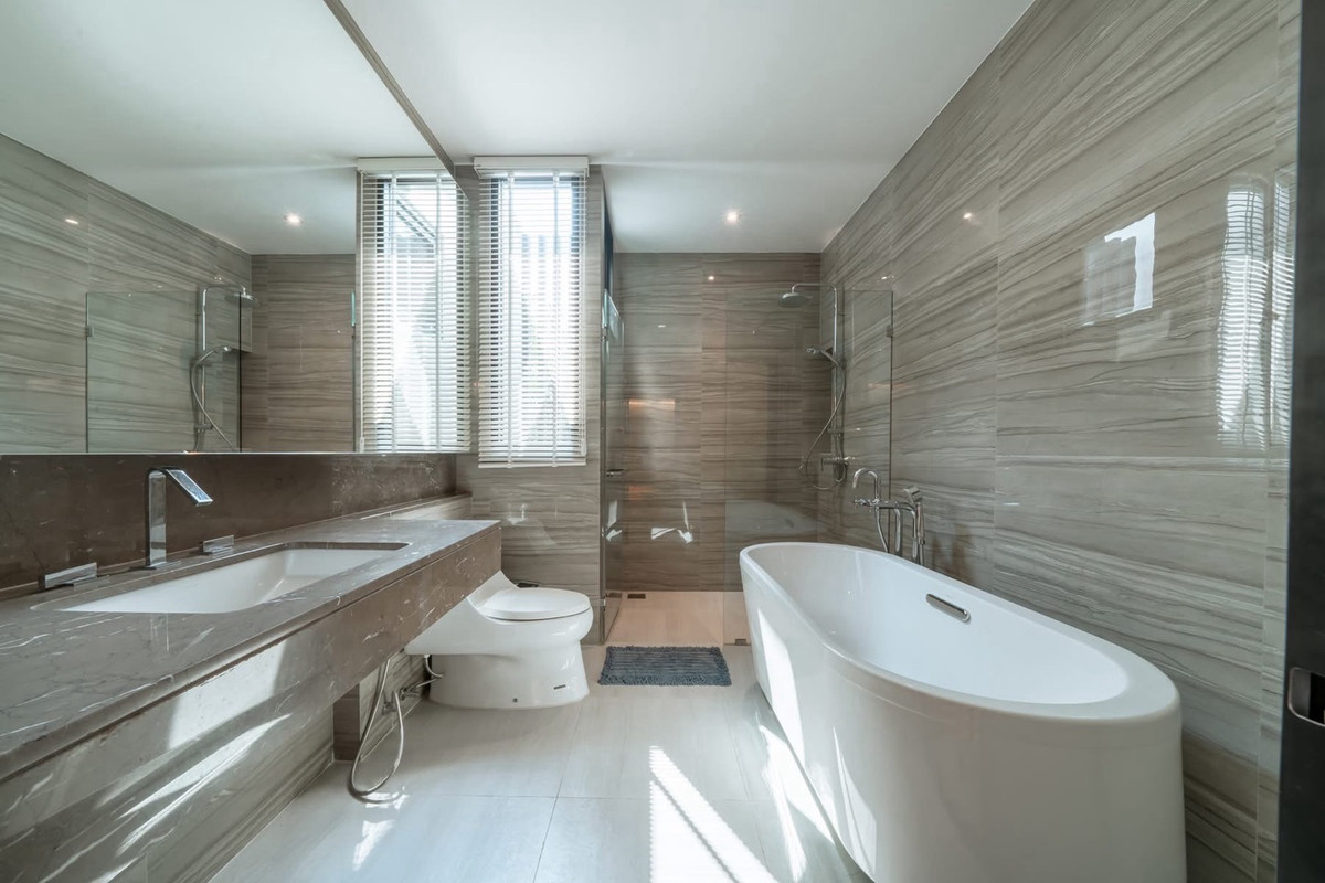 ขายบ้านพัทยา บางแสน ชลบุรี สัตหีบ : ขายพูลวิลล่าใกล้ชายหาด นาจอมเทียน พัทยา โครงการ Nirvana Beyond @ Beach Pattaya บ้าน 3 ชั้น พื้นที่ใหญ่ เดินเพียง 45 เมตรถึงทะเล