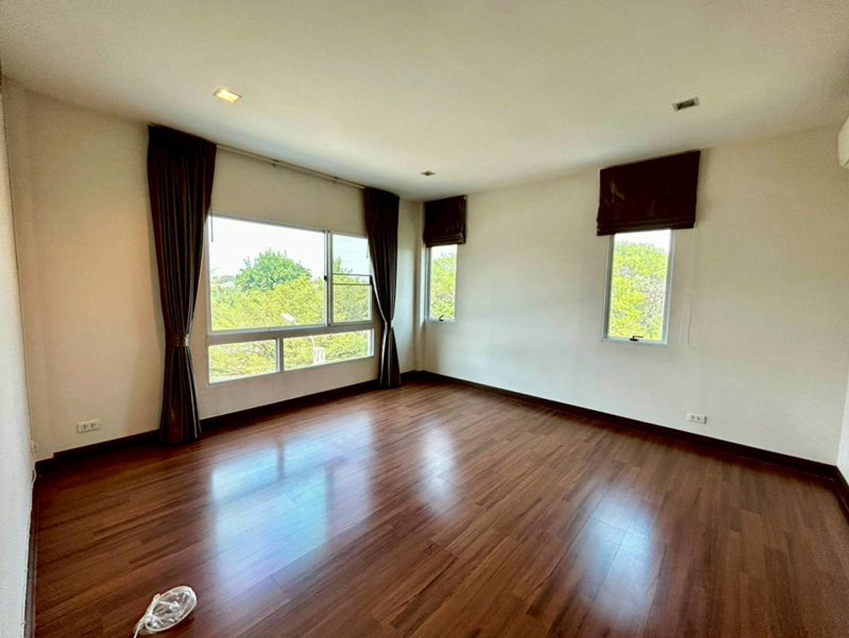 ขายบ้านพระราม 2 บางขุนเทียน : บ้านเดี่ยว 3 ชั้น หมู่บ้าน คาซ่า พรีเมี่ยม พระราม 2 ( Casa Premium Rama2 ) หลังมุม เนื้อที่ 62 ตารางวา 4 ห้องนอน ถนนเลียบวงแหวนกาญจนาฝั่งใต้