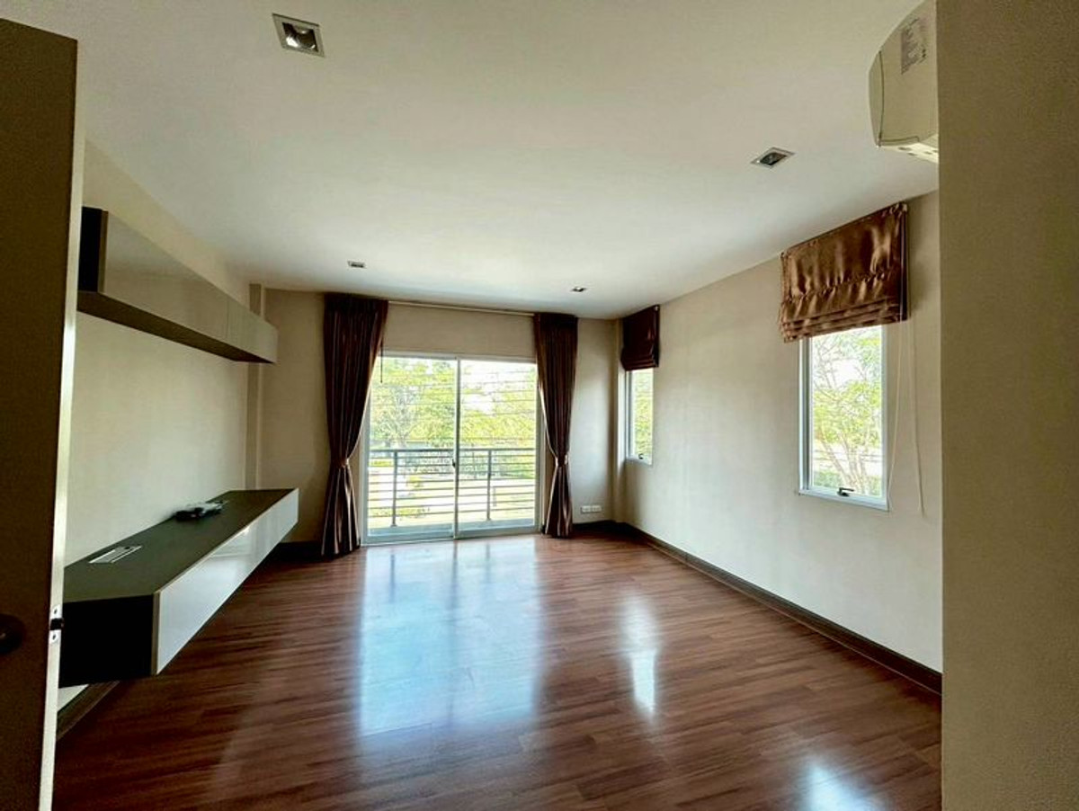 ขายบ้านพระราม 2 บางขุนเทียน : บ้านเดี่ยว 3 ชั้น หมู่บ้าน คาซ่า พรีเมี่ยม พระราม 2 ( Casa Premium Rama2 ) หลังมุม เนื้อที่ 62 ตารางวา 4 ห้องนอน ถนนเลียบวงแหวนกาญจนาฝั่งใต้