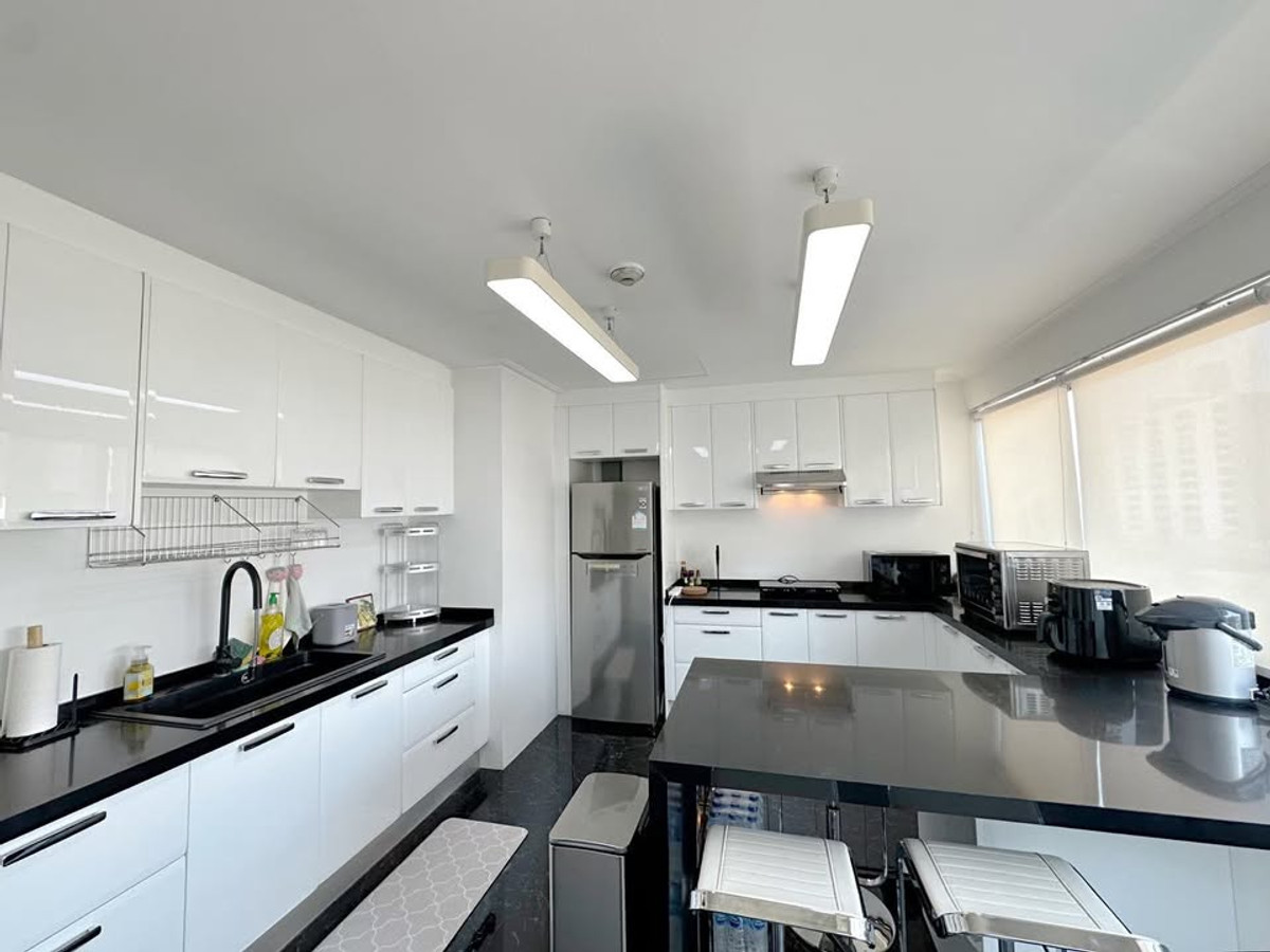 คอนโดวิทยุ ชิดลม หลังสวน : RC032626 Condo Penthouse 2 ชั้น รีโนเวทใหม่ for rent/sale at Ploenchit Terrace