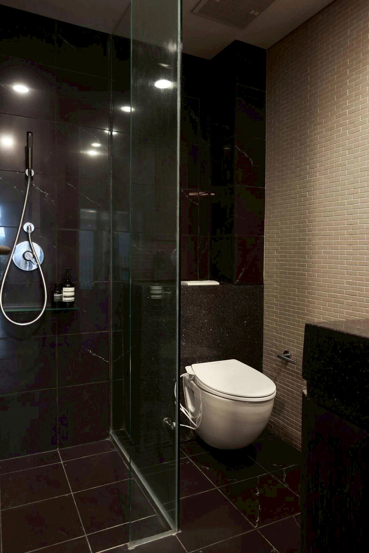 For RentCondoSukhumvit, Asoke, Thonglor : LTH14679 – Warm tone room Simple but looks expensive | Condo for Rent | Siamese Gioia – Sukhumvit 31 | 73 sqm | 2 Bedrooms 2 Bathrooms |Warm , Elegant ,and Minimal | Near BTS Phrom Phong | 45,000 THB/Month | Condo for rent Siamese Gioia Sukhumvit 31 size 