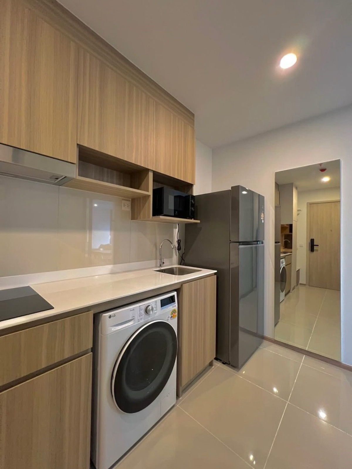 For RentCondoKhlongtoei, Kluaynamthai : HOT DEAL🔥 LIFE RAMA4 - ASOKE with 2B1B‼️ 50sq.m. ✅Only 45,000THB/month🔥