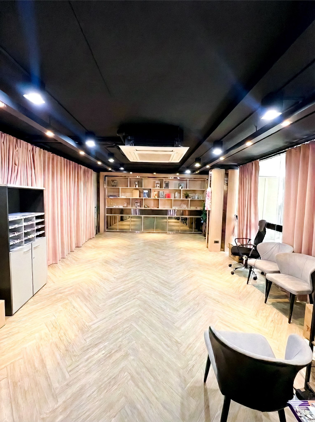 โฮมออฟฟิศพระราม 9 เพชรบุรีตัดใหม่ RCA : 🔥 ขายโฮมออฟฟิศหรู 5 ชั้น โครงการ The Element Rama 9 