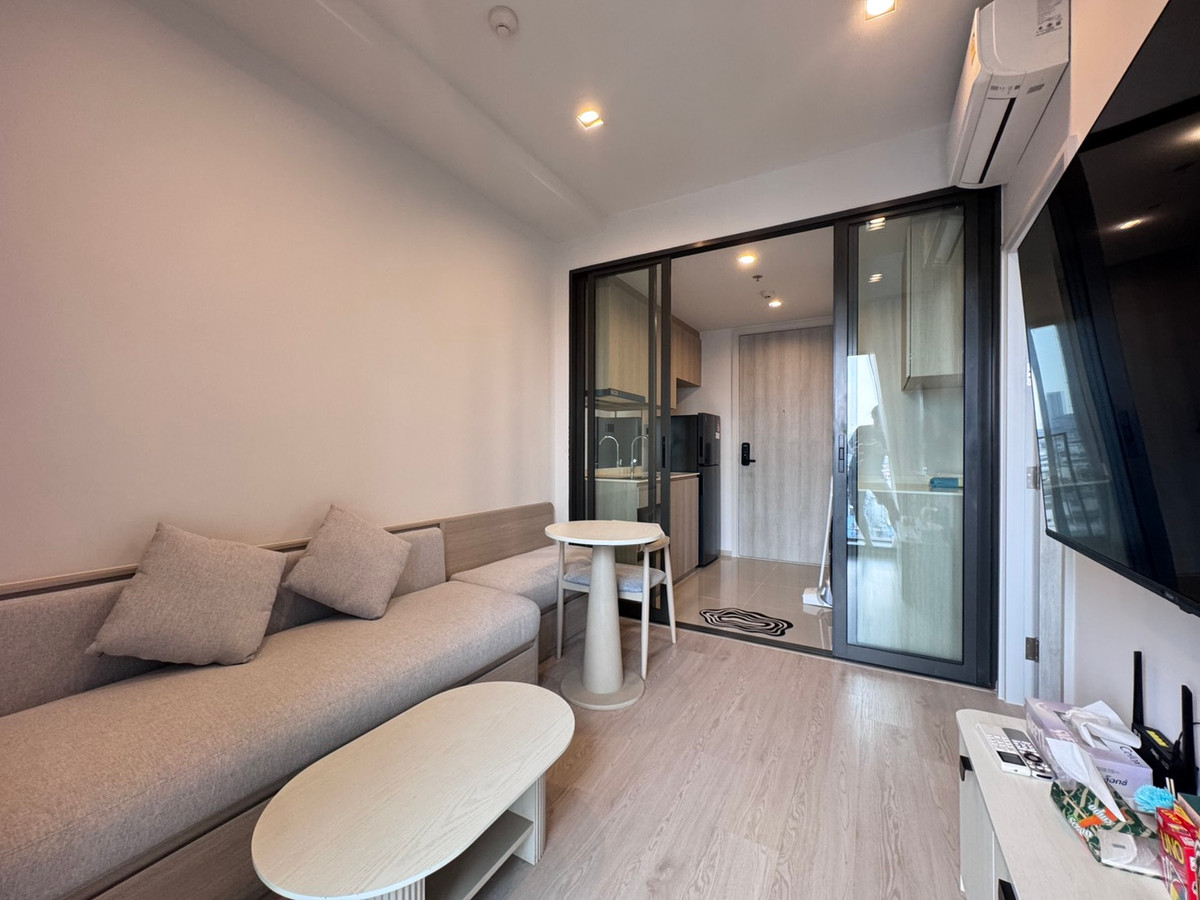 ให้เช่าคอนโดวงเวียนใหญ่ เจริญนคร : Condo Reference Sathorn Wongwianyai, Modern Style, New room, ติด BTS วงเวียนใหญ่, Available For Rent