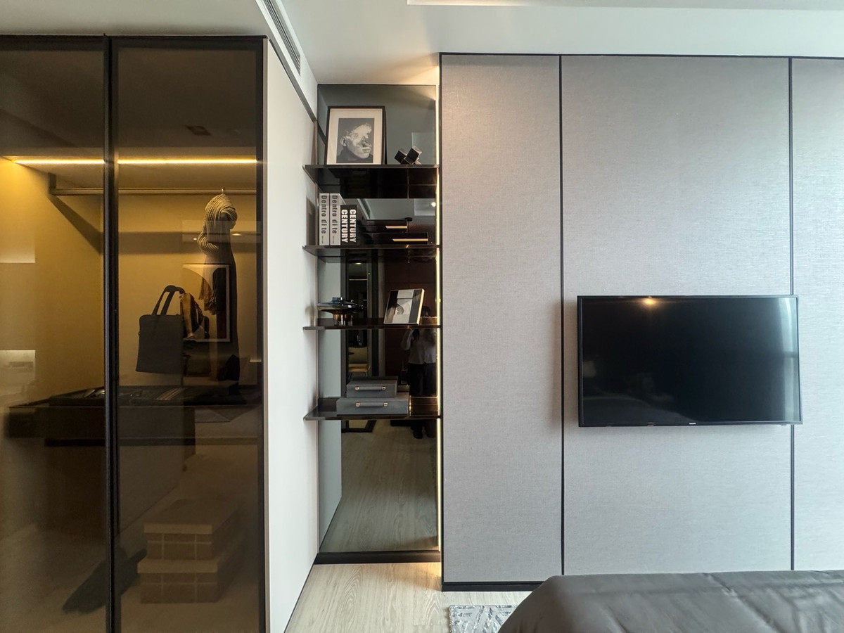 ขายคอนโดสุขุมวิท อโศก ทองหล่อ : ✨ Super Luxury Condo for Sale 
The Room Sukhumvit 38 📌
☁️1 Bed 44.76 sq.m.💰Price: 7.79 MB
📞Phat 064-642-8664
📞Nui 094-624-2014