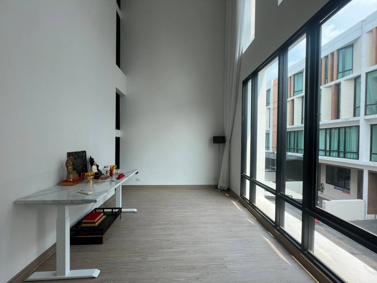 อาคารพาณิชย์โชคชัย4 ลาดพร้าว71 : ขาย/เช่า ทาวน์โฮม The Author รัชดา 32 ทำเลกลาง ลาดพร้าว ใกล้ MRT ลาดพร้าว และ ภาวนา โทร.098-905-2645