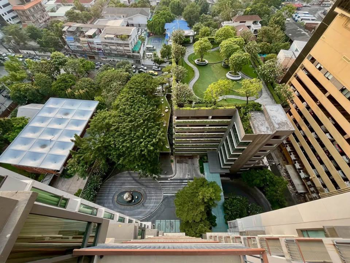 For RentCondoSukhumvit, Asoke, Thonglor : LTH14681 – Apartment for Rent | Rhythm Sukhumvit 42 | 45 sqm | 1 Bedroom 1 Bathroom | Luxury Modern Living Best Value | Near BTS Ekkamai | 40,000 THB/Month | Apartment for rent Rhythm Sukhumvit 42, size 45 sq m, 1 bedroom, 1 bathroom, beautiful modern roo