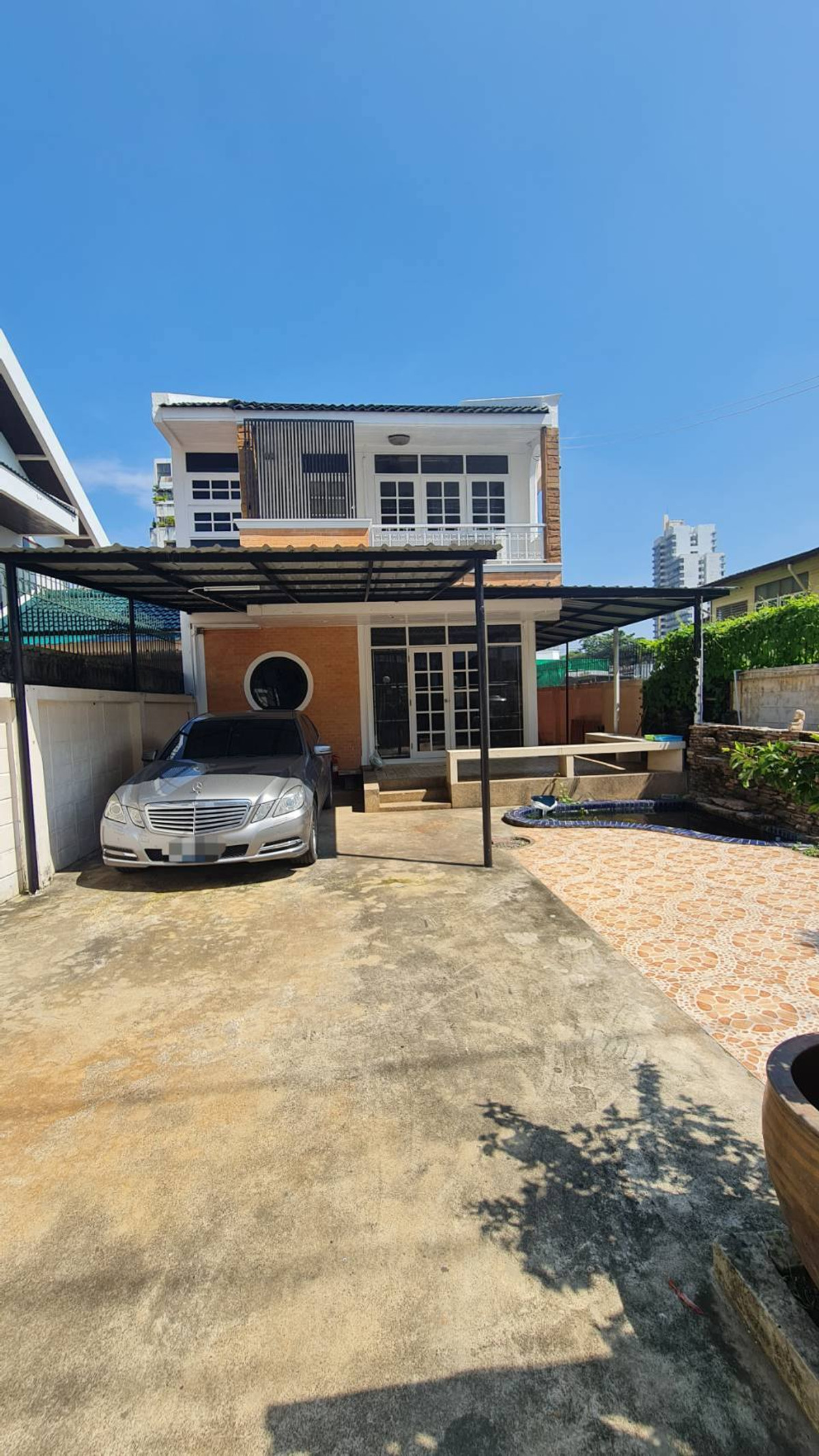 For RentHouseLadprao, Central Ladprao : 2-story detached house for rent, area 50 square meters, good location, Lat Phrao Road 29, fully air conditioned, 3 bedrooms, 2 bathrooms, rental price 35,000 baht/month. (Pets accepted)