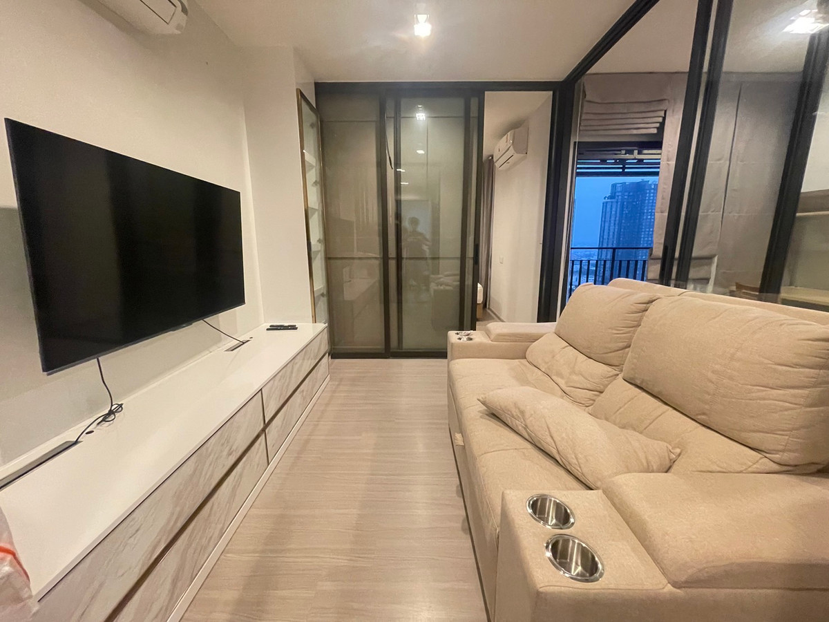 ให้เช่าคอนโดท่าพระ ตลาดพลู วุฒากาศ : Life Sathorn Sierra ห้องว่าง 2 ห้องนอน และห้องทำงาน 18,000/เดือน สอบถามได้เลยครับ