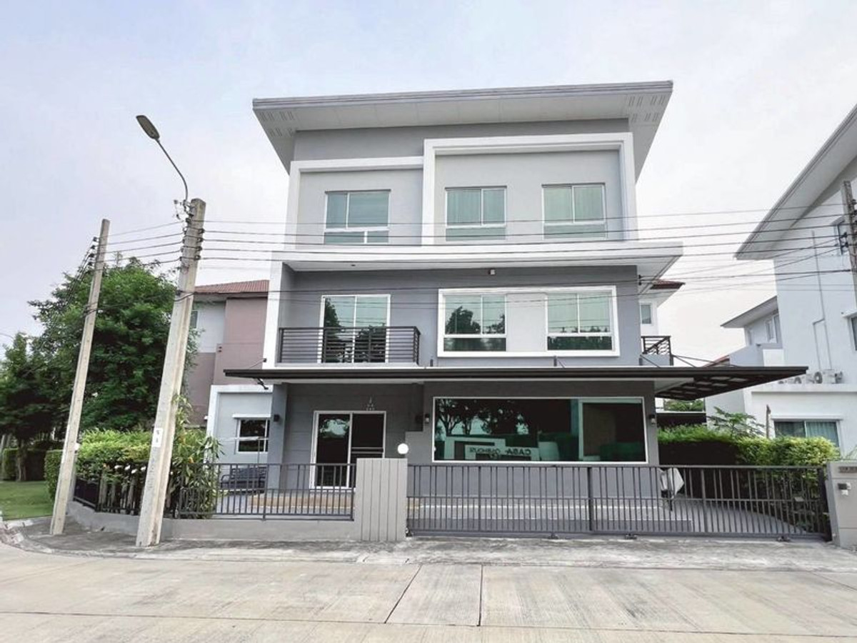 ขายบ้านพระราม 2 บางขุนเทียน : บ้านเดี่ยว 3 ชั้น หมู่บ้าน คาซ่า พรีเมี่ยม พระราม 2 ( Casa Premium Rama2 ) หลังมุม เนื้อที่ 62 ตารางวา 4 ห้องนอน ถนนเลียบวงแหวนกาญจนาฝั่งใต้