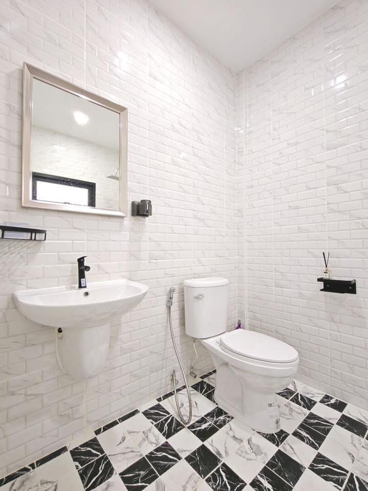 For SalePattaya, Bangsaen, Chonburi : The hottest cornerback! Good location, easy to rent, good income 🔥 Chokchai Garden Home 2 / 4 bedrooms (for sale), Chockchai Garden Home 2 / 4 Bedrooms (FOR SALE) BEWN110