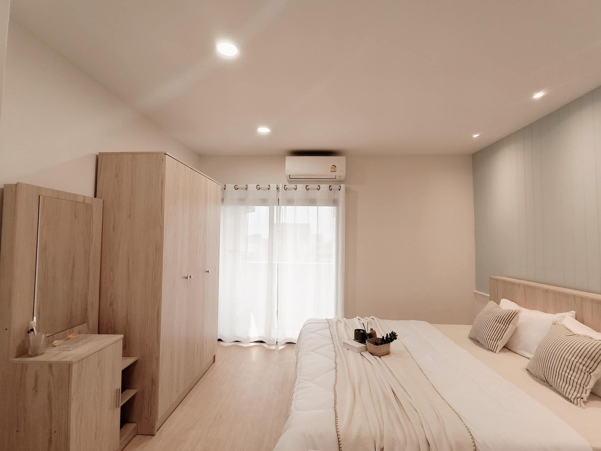 CondoBang kae, Phetkasem : Urgent rent/sale🔥 Large suite 43.56 sq m. ✨Newly renovated, ready to move in. Rent only: 4,300 baht/month, or buy for 799,000 (suitable for those with an income of 15,000 or more). Room on the 4th floor is very private.