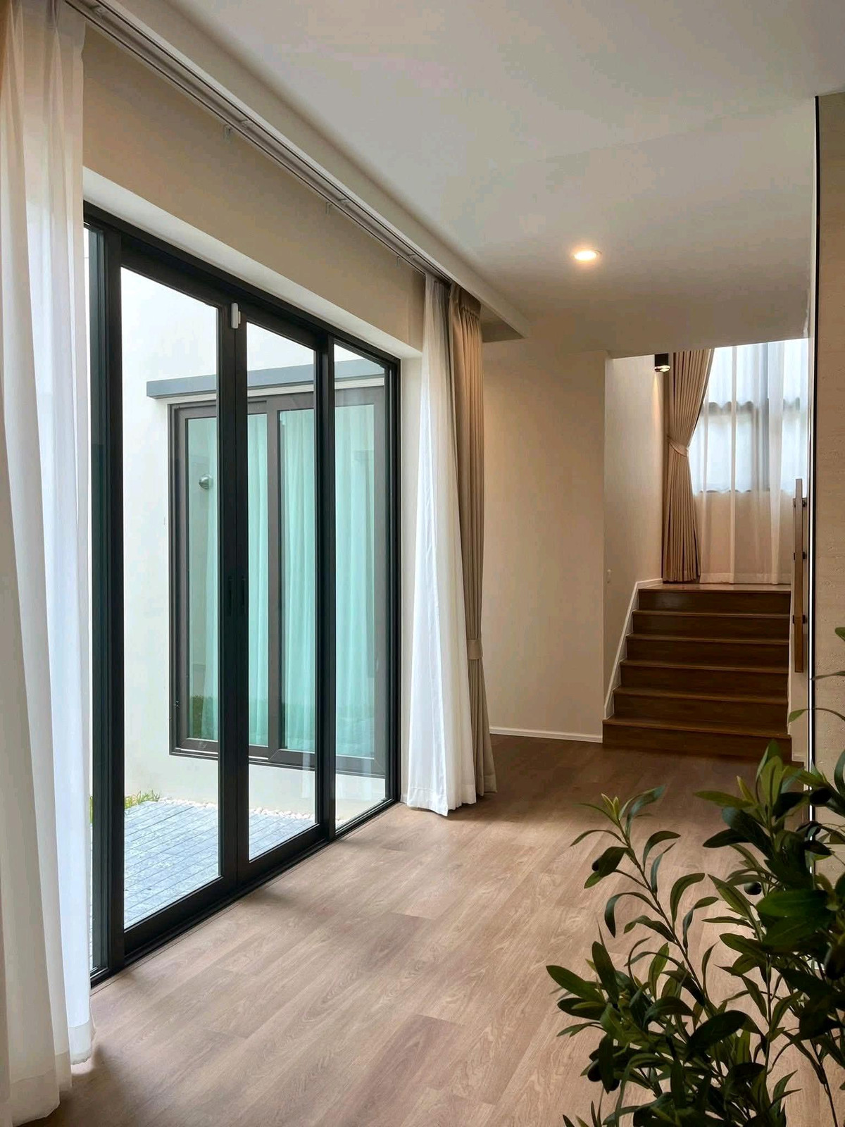 ให้เช่าบ้านบางนา แบริ่ง ลาซาล : Vivaldi Bangna Km.5 For Rent 