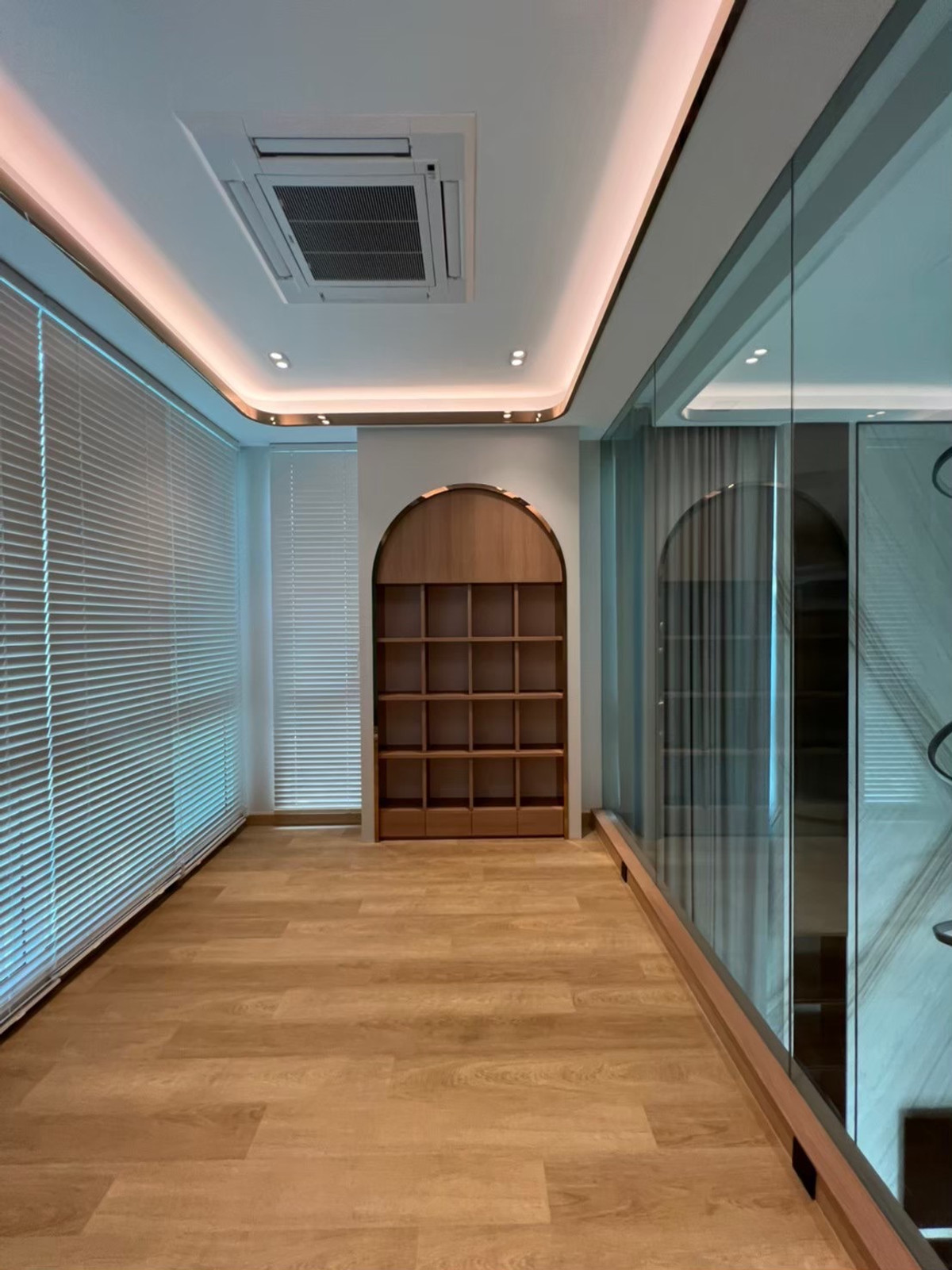 ขายคอนโดสีลม ศาลาแดง บางรัก : 🏙 ขายคอนโด Saladaeng One วิวสวนลุม ห้องหัวมุม 59 ตร.ม. เฟอร์ครบ ห้องสวยวิวดี