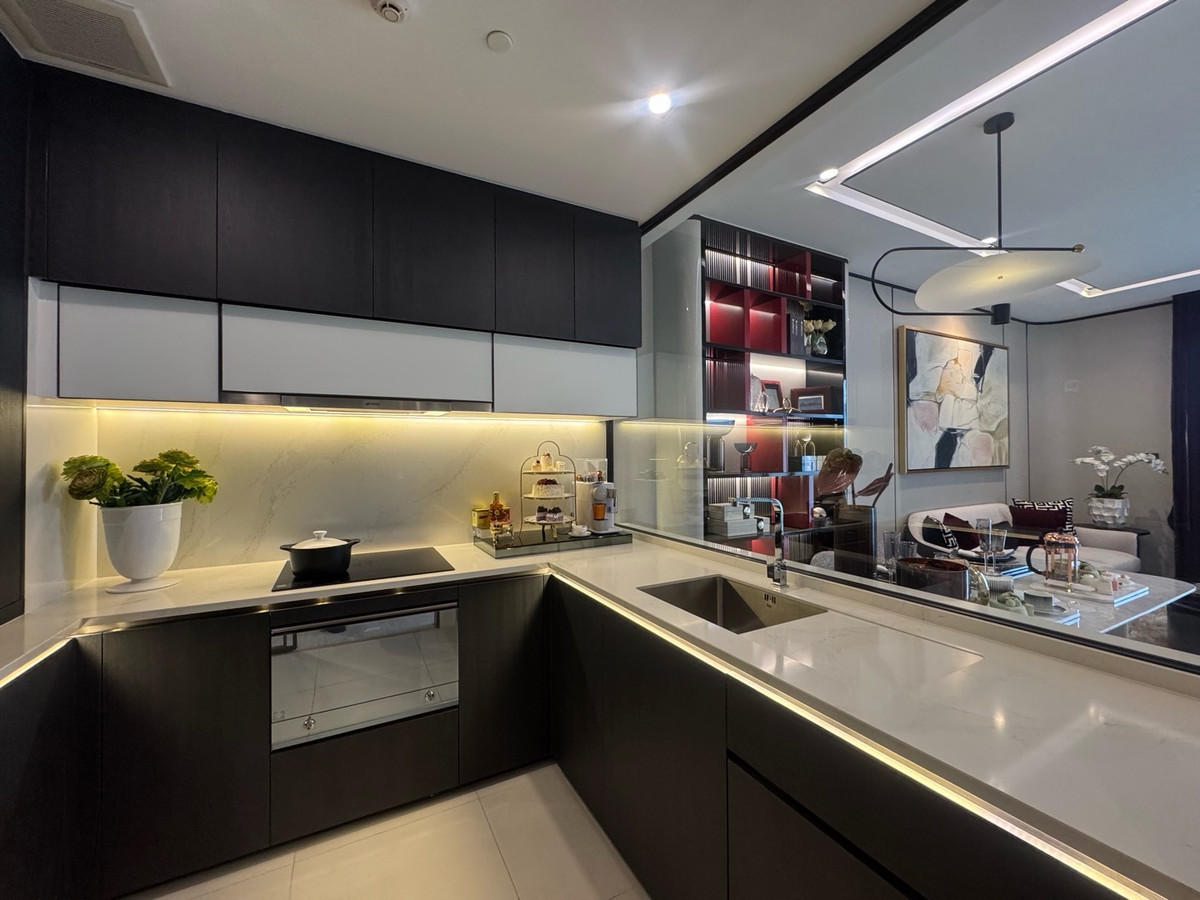 ขายคอนโดสุขุมวิท อโศก ทองหล่อ : คอนโด Super Luxury ใจกลางทองหล่อ
☁️The Room Sukhumvit 38 
2 Bed 2 Bath 90.99 sq.m.💰20.9 MB.
☎️Phat 064-642-8664
☎️Nui 094-624-2014