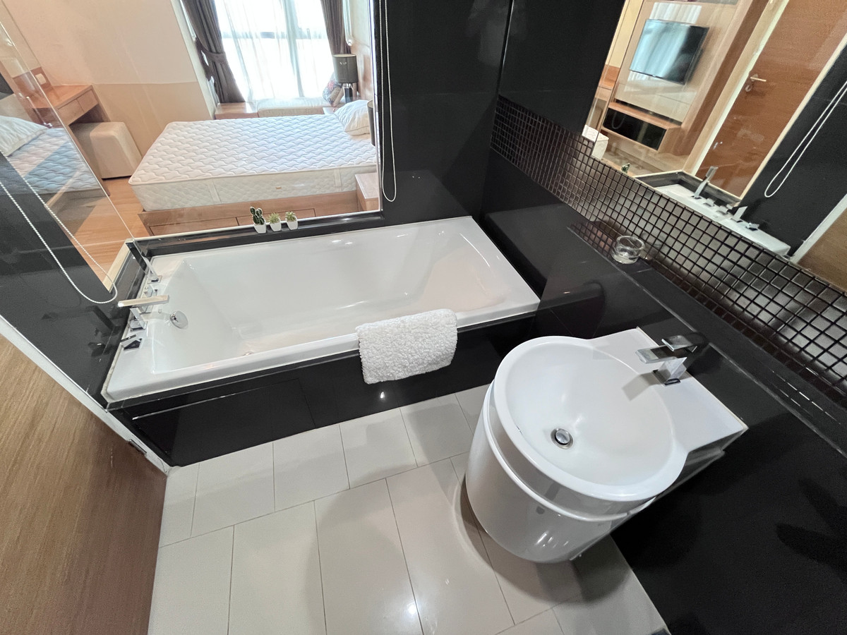 For RentCondoOnnut, Udomsuk : Condo for rent Rhythm Sukhumvit50 1 bedroom 1 bathroom fully furnished Ready to move in!