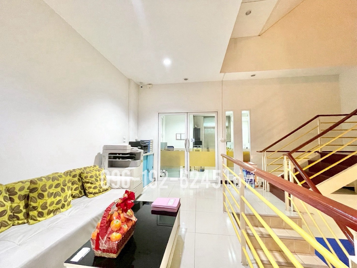 For SaleShop HouseMin Buri, Romklao : Golden location! 4-storey commercial building for sale, next to Rat Phatthana Road (Soi Miss Teen) 🏢 decorated and ready for an office.