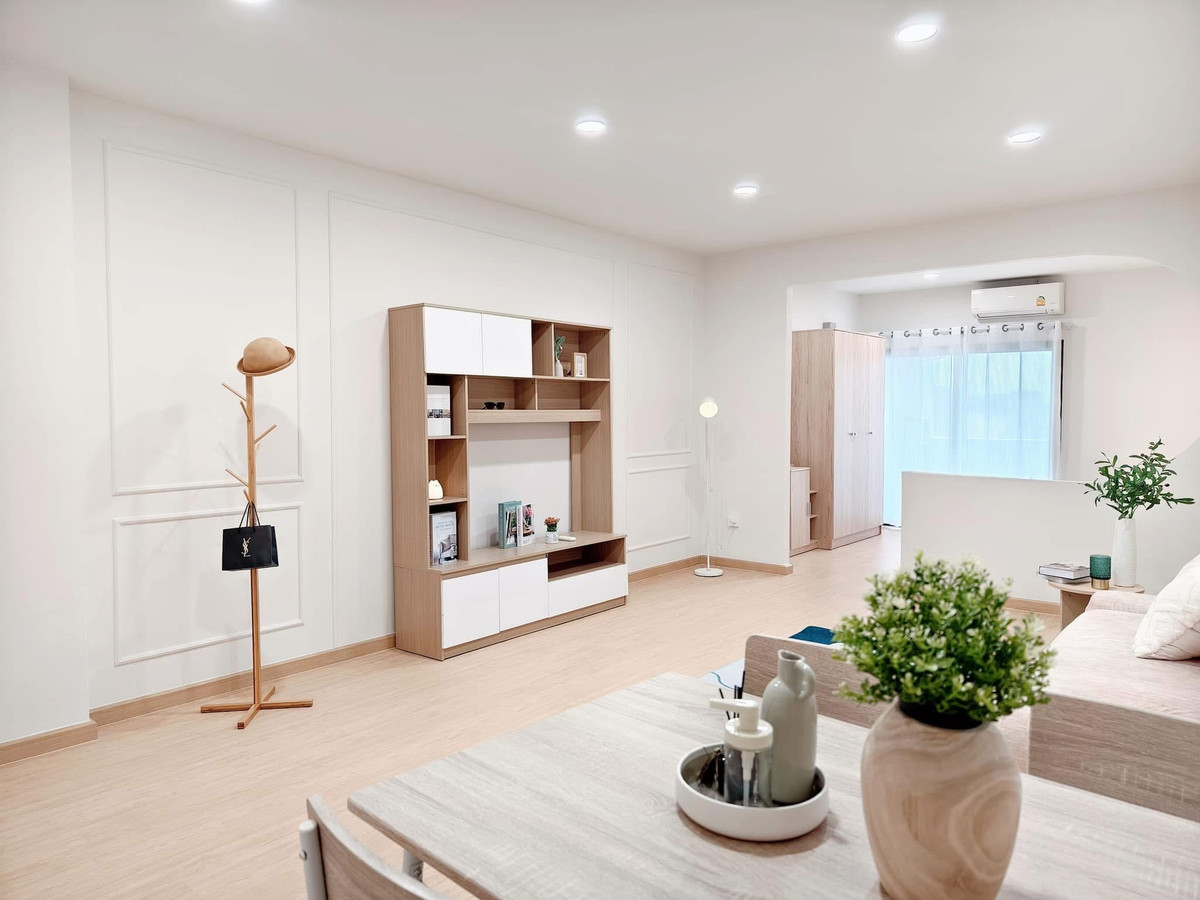 CondoBang kae, Phetkasem : Urgent rent/sale🔥 Large suite 43.56 sq m. ✨Newly renovated, ready to move in. Rent only: 4,300 baht/month, or buy for 799,000 (suitable for those with an income of 15,000 or more). Room on the 4th floor is very private.