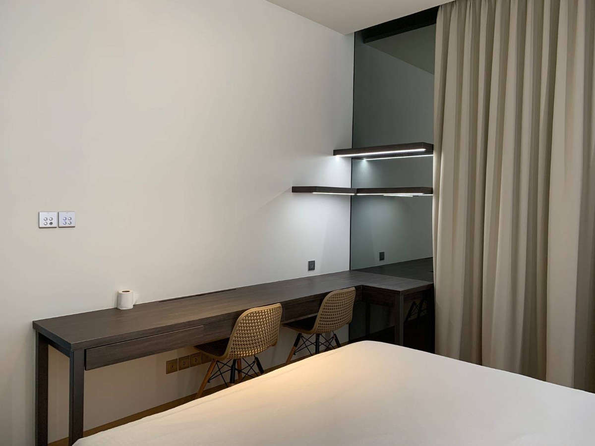 ขายคอนโดสีลม ศาลาแดง บางรัก : 🏙 ขายคอนโด Saladaeng One วิวสวนลุม ห้องหัวมุม 59 ตร.ม. เฟอร์ครบ ห้องสวยวิวดี