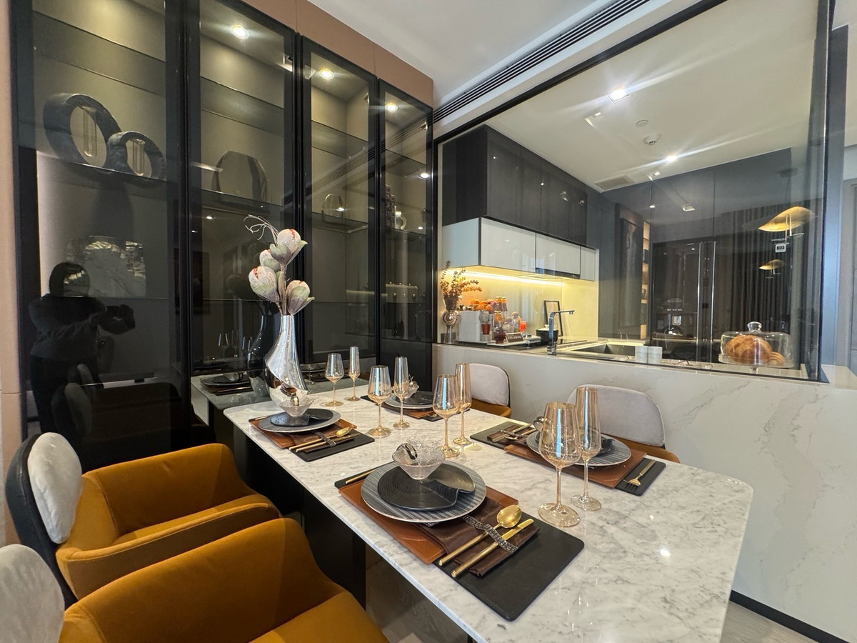 ขายคอนโดสุขุมวิท อโศก ทองหล่อ : The Room Sukhumvit 38 🌃
2 Bed 2Bath 79.12 sq.m. Price13.99MB.
🚝Only 700 m. to BTS Thonglor
📞Phat 064-642-8664
📞Nui 094-624-2014