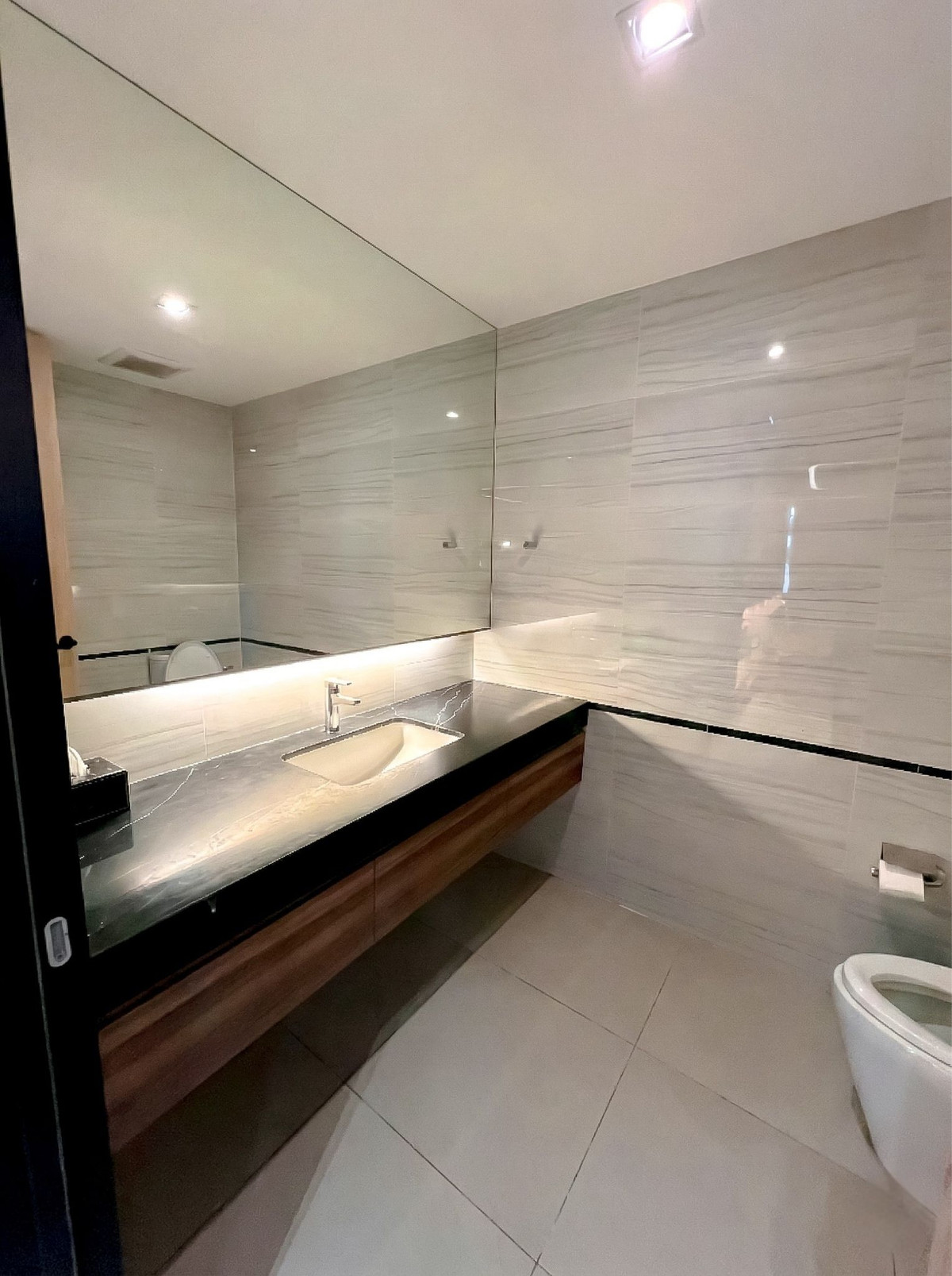 โฮมออฟฟิศพระราม 9 เพชรบุรีตัดใหม่ RCA : 🔥 ขายโฮมออฟฟิศหรู 5 ชั้น โครงการ The Element Rama 9 