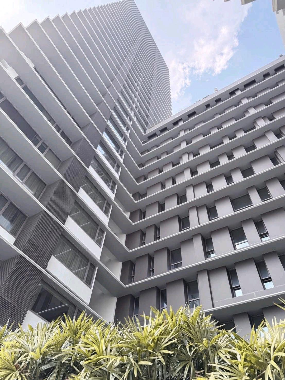 For RentCondoWitthayu, Chidlom, Langsuan, Ploenchit : For rent: Amanta Lumpini, next to Rama 4 Road, large room with bathtub.