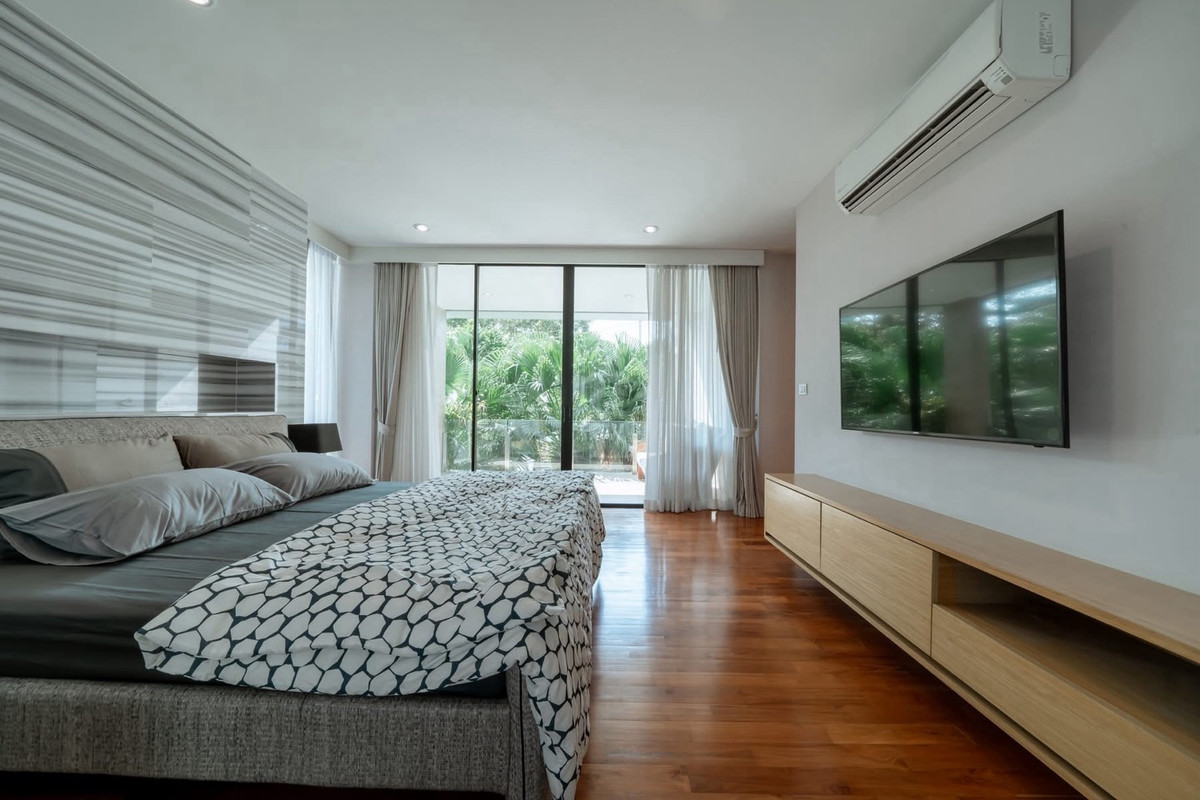 ขายบ้านพัทยา บางแสน ชลบุรี สัตหีบ : ขายพูลวิลล่าใกล้ชายหาด นาจอมเทียน พัทยา โครงการ Nirvana Beyond @ Beach Pattaya บ้าน 3 ชั้น พื้นที่ใหญ่ เดินเพียง 45 เมตรถึงทะเล